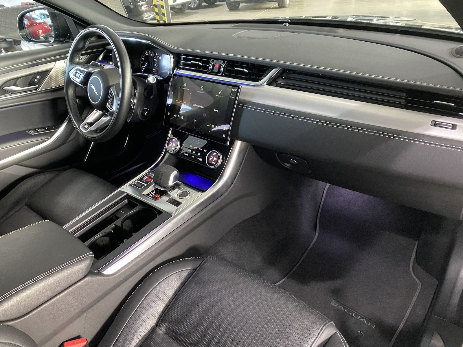 Fahrzeugabbildung Jaguar XF R-Dynamic AWD/BlackPack/Meridian/´19/AHK/