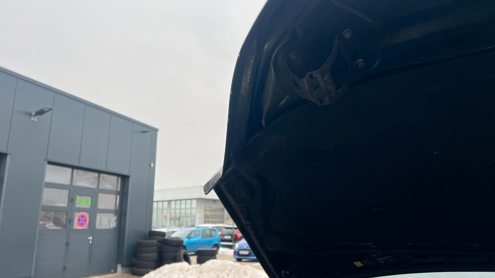 Fahrzeugabbildung Volvo XC90 Inscription AWD Frontschaden