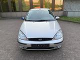 Ford Focus 1.6 Ghia Automatik Klima - Ford Focus mit Benzin-Antrieb: Limousine, 1.6