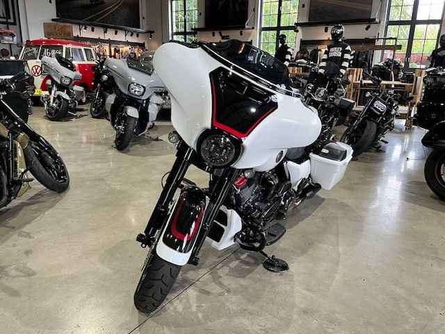 Fahrzeugabbildung Harley-Davidson CVO Street Glide CVO 117 Umbau