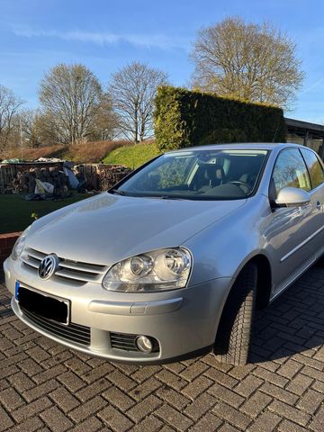 Volkswagen Golf 5 mit TÜV bis 03/2026