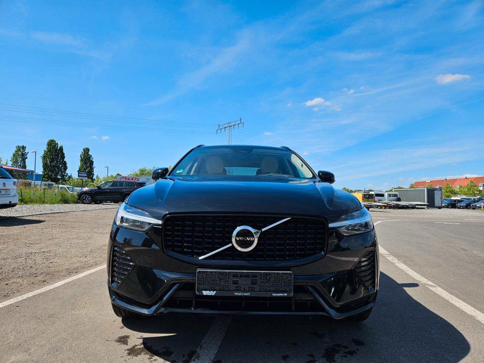 Volvo XC60 Plus Dark B4 197PS LEDER,KAMERA,,,,,