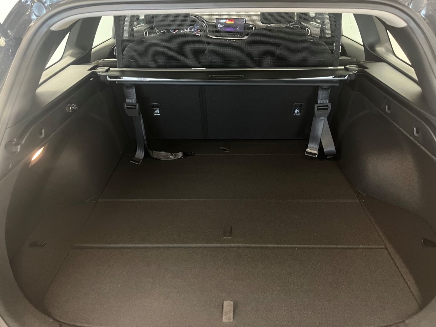 Fahrzeugabbildung Kia Ceed_sw Vision 1.4 Tempomat Kamera Navi DAB