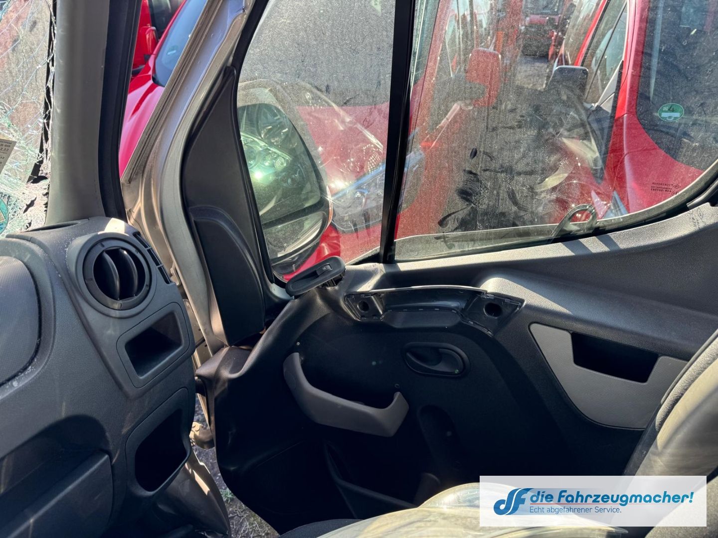 Fahrzeugabbildung Renault Master III Kasten L4H3 GKa 4,5t *UNFALLSCHADEN *