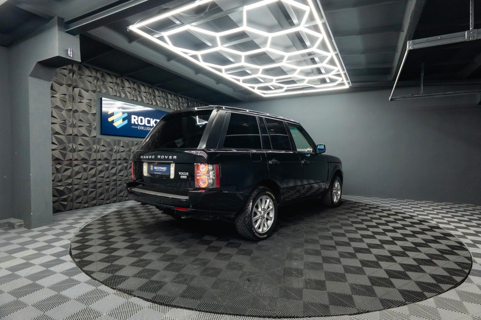 Fahrzeugabbildung Land Rover Range Rover V8 4.4 TD Vogue | Turbo + TÜV NEU
