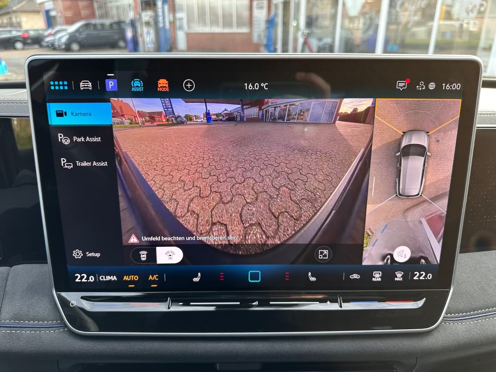 Fahrzeugabbildung Volkswagen Tiguan R-Line 2.0 TDI DSG Black/Pano/Matrix/AHK