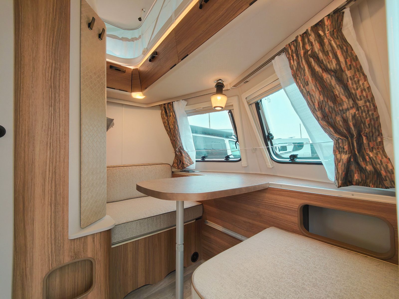 Fahrzeugabbildung HYMER / ERIBA / HYMERCAR Touring 430 - 5.494€ sparen!