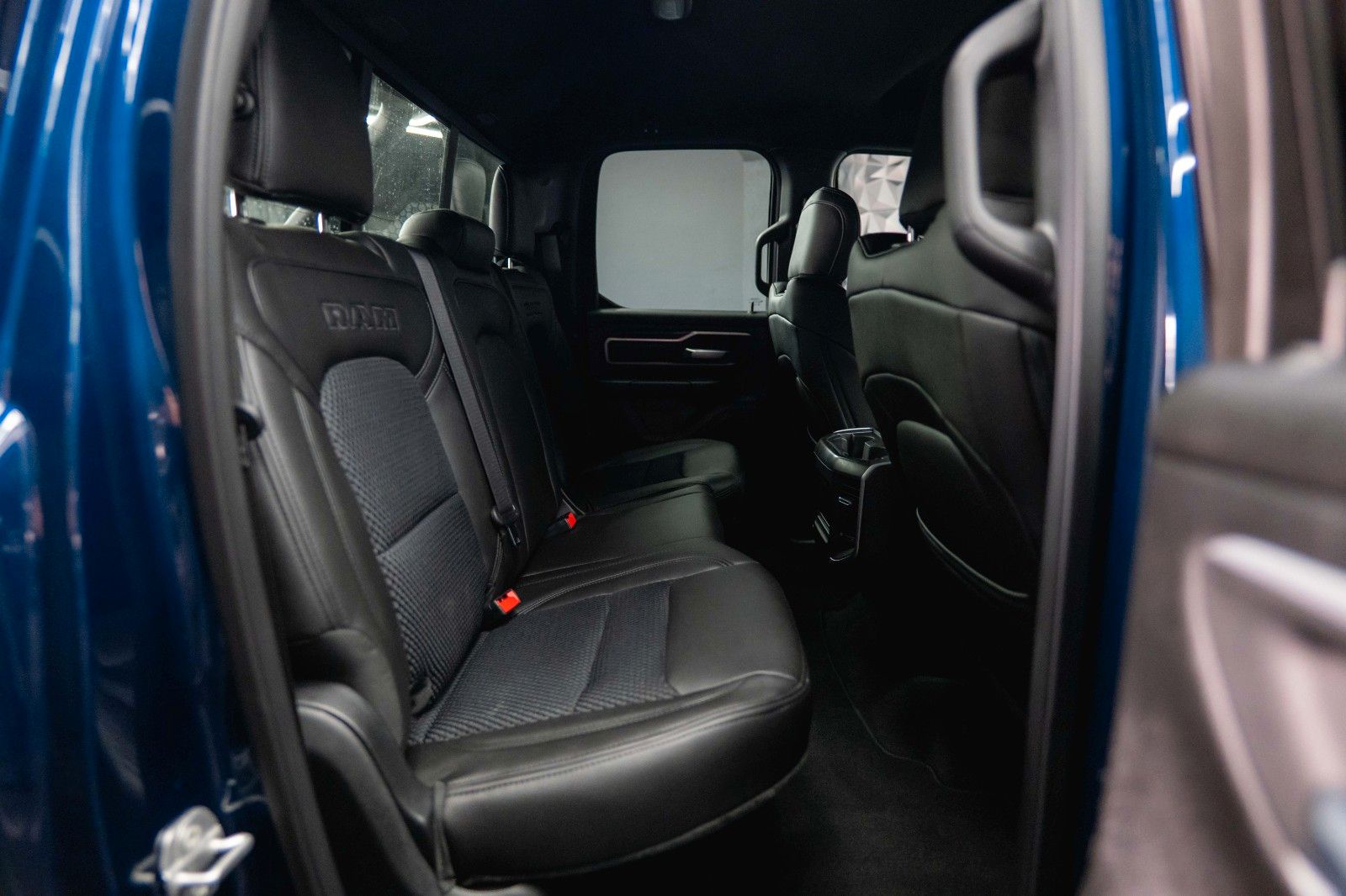 Fahrzeugabbildung Dodge RAM 5.7 V8 HEMI 4x4 BLUE EDITION Offroad LONGBED