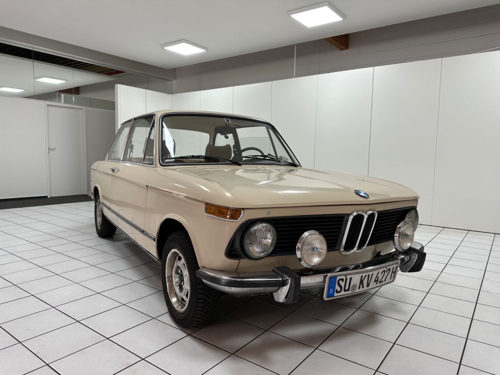 Fahrzeugabbildung BMW BMW 1502*Oldtimer*Benzin*BJ76*2.Hand