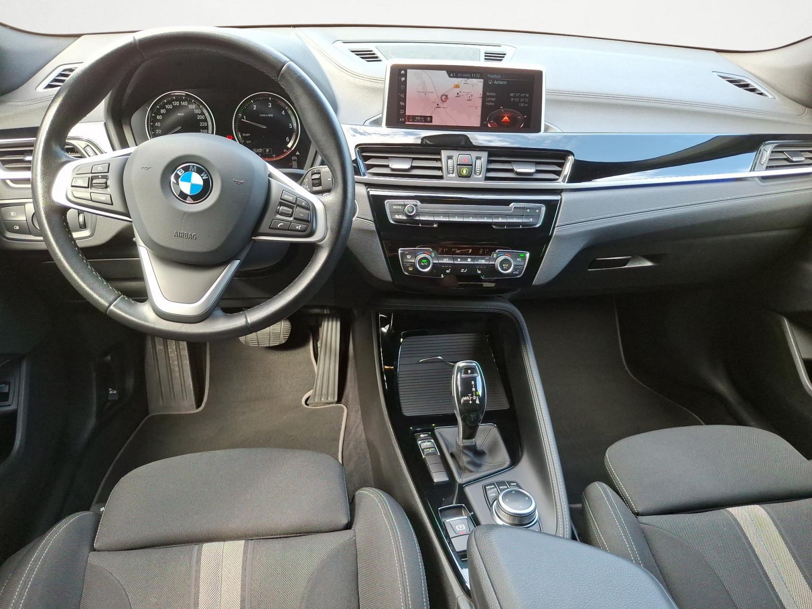 BMW X2 sDrive18d Aut. Klimaaut. Sportsitze HIFI PDC, миниатюра 12