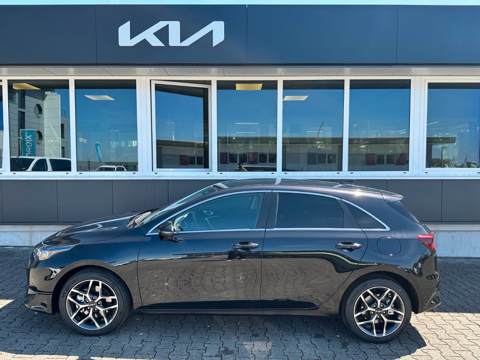 Fahrzeugabbildung Kia cee'd / Ceed 1.5 T-GDI MTUltimate Edition Style