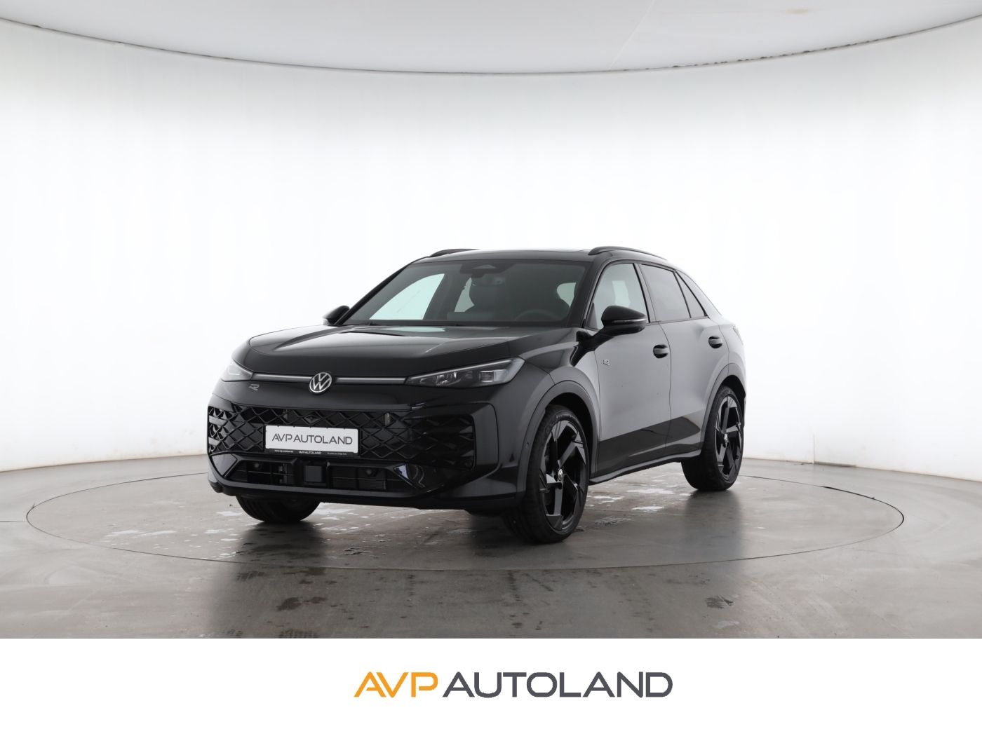 Volkswagen T-Roc 1.5 eTSI DSG R-Line | PANO | AHK | LED |