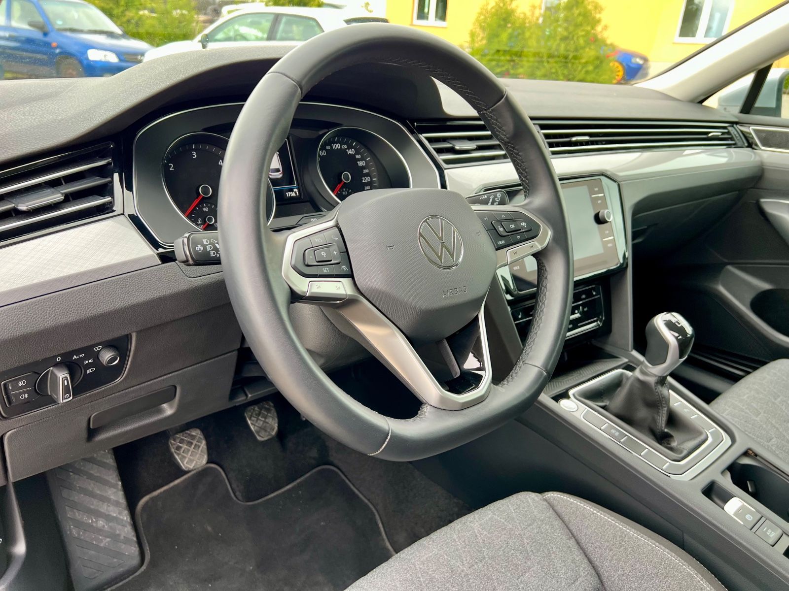 VW Passat Variant Business AAC NAVI SHZ MASSAGE