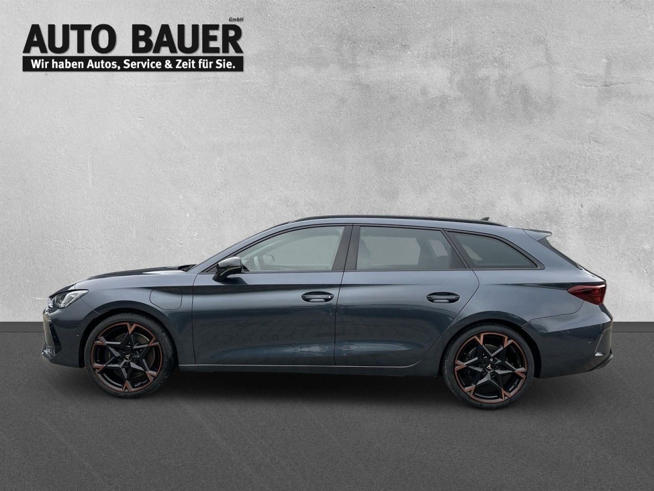 Fahrzeugabbildung CUPRA Leon Sportstourer VZ 1.5 e-HYBRID 272 PS DSG - mit KI generiert/bearbeitet