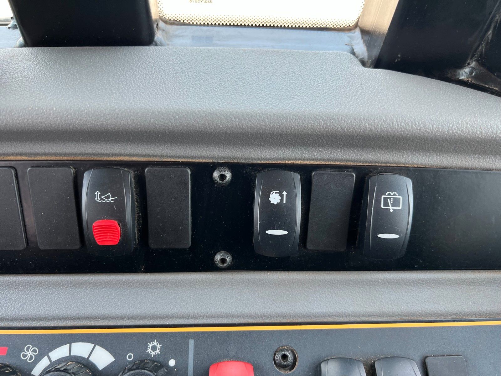 Fahrzeugabbildung JCB 409 SV / nur 2.496h / Klima Klappschaufel Gabel