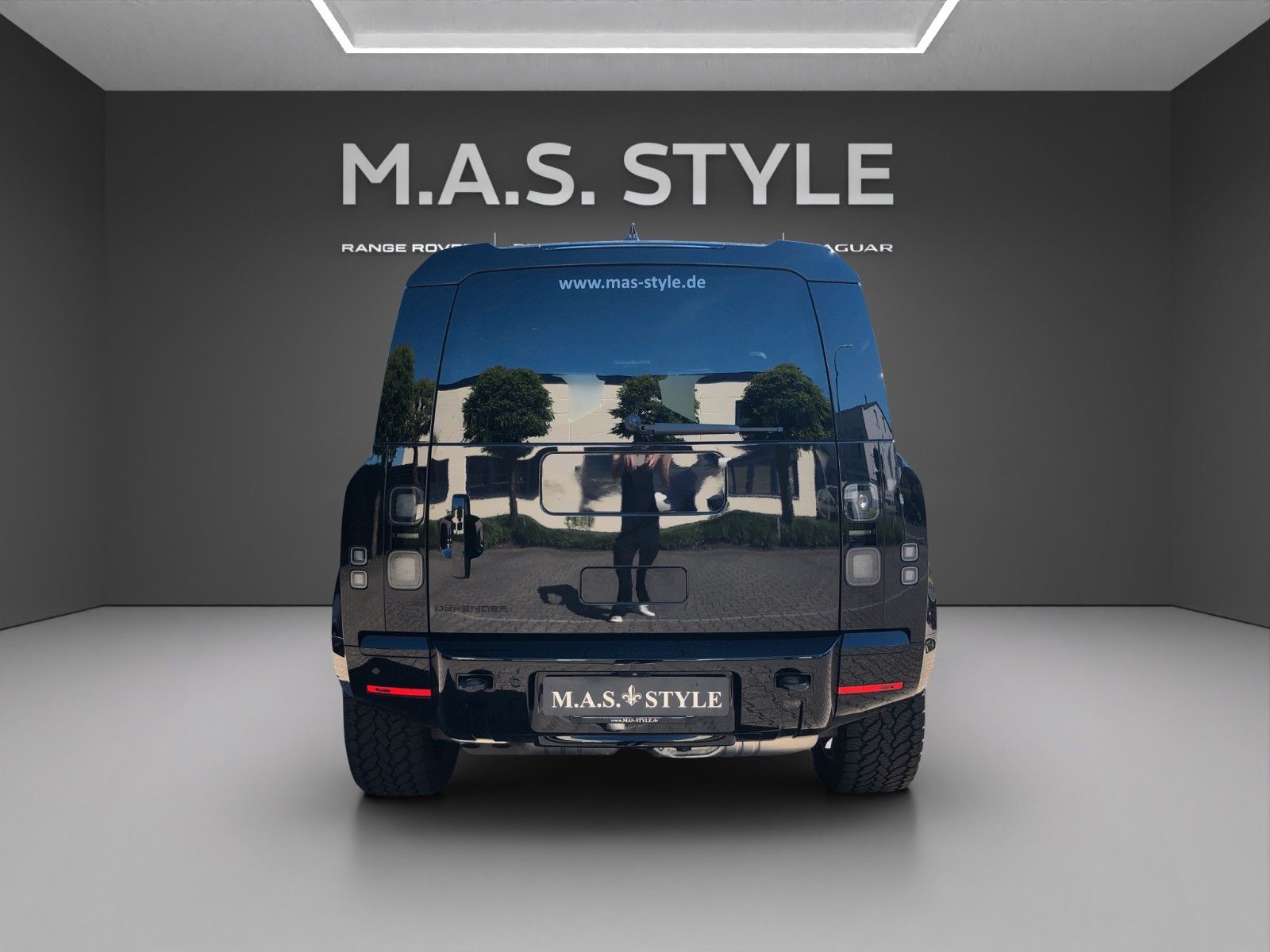 Fahrzeugabbildung Land Rover Defender 110 D350 X-Dynamic HSE MY2026