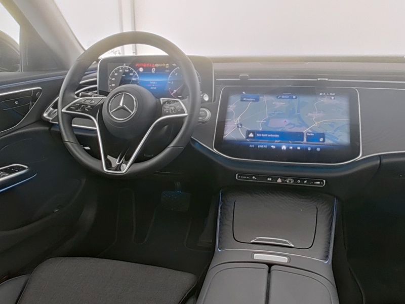 Fahrzeugabbildung Mercedes-Benz E 220 dT Avantg. Distronic+ AHK LED KeyLess SHZ