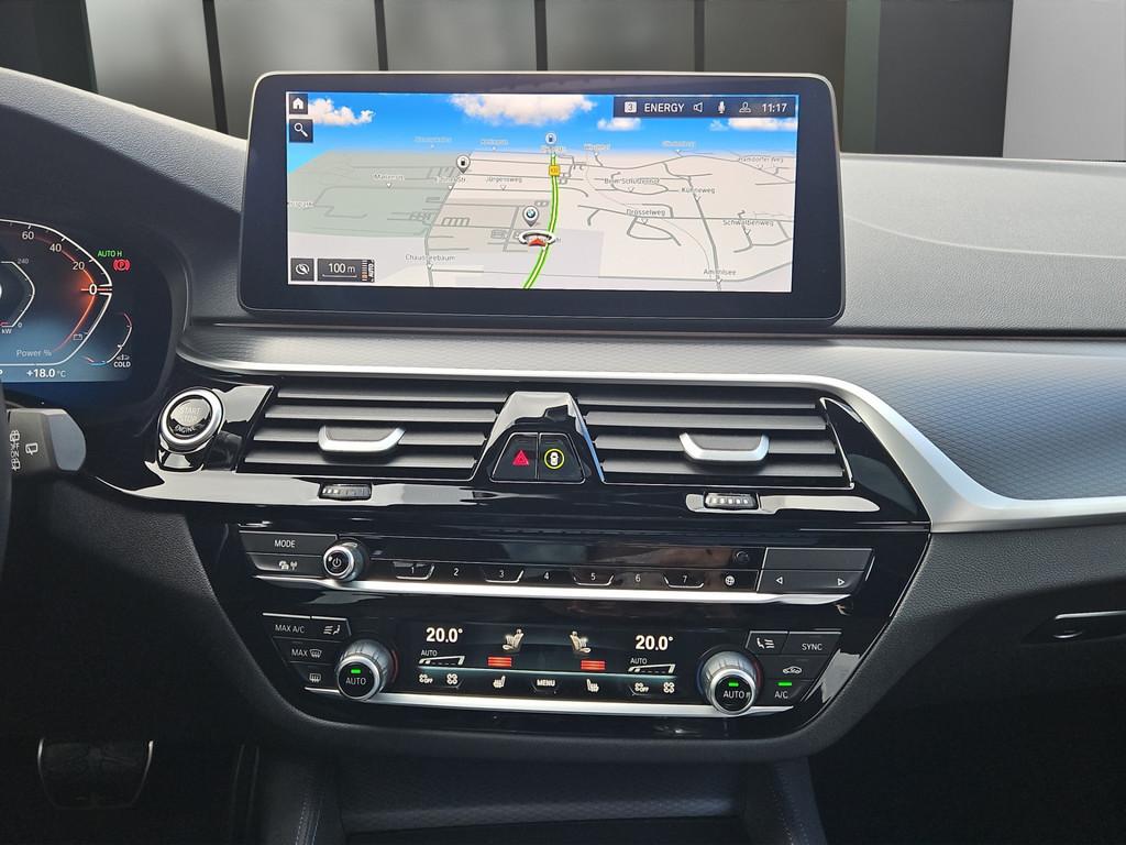 BMW 530d T. M-SPORT LASER PANO STANDH KAMERA 19" AHK