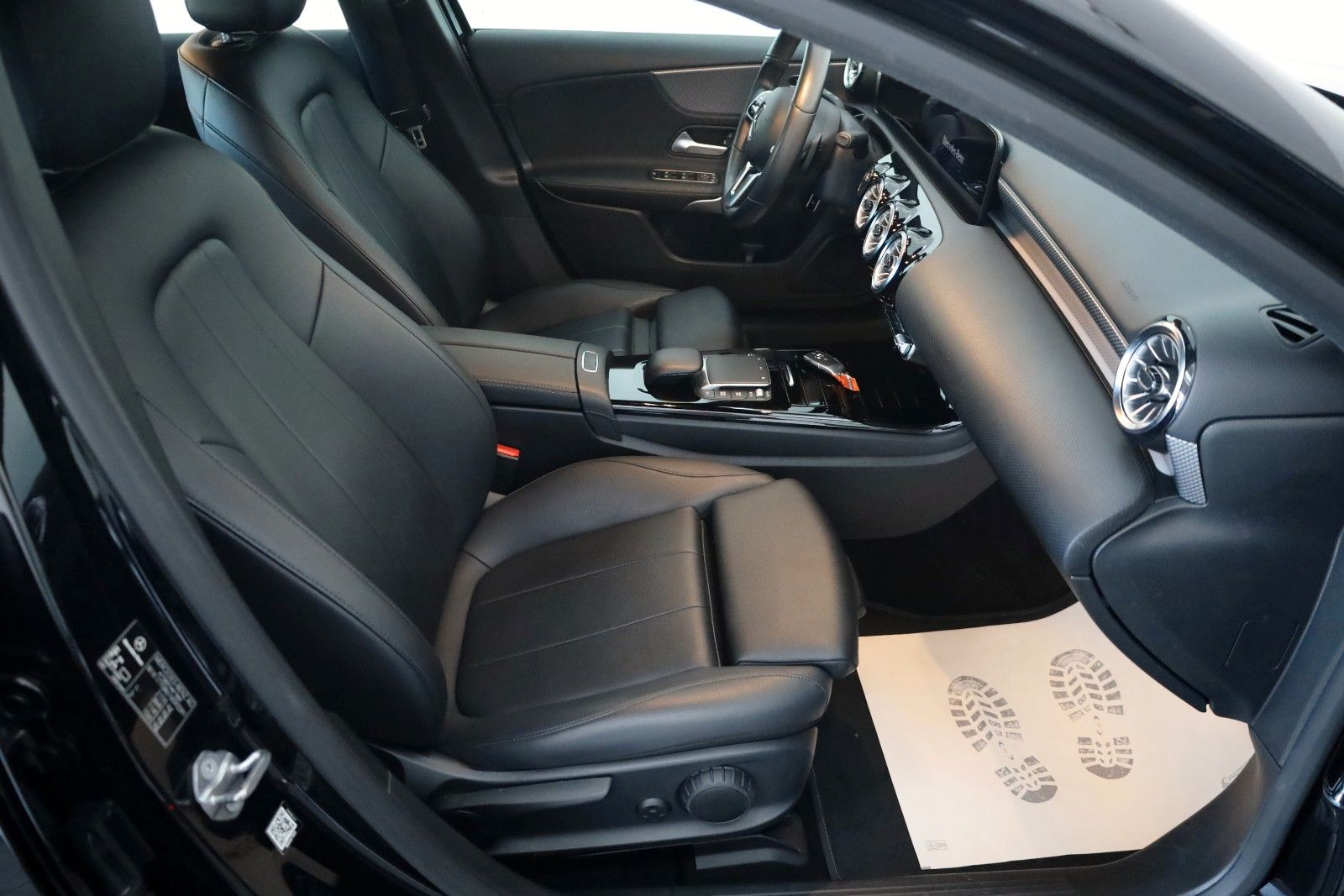 Fahrzeugabbildung Mercedes-Benz A 250e Progressive,Leder,Navi,LED,SH,Kamera,Pano