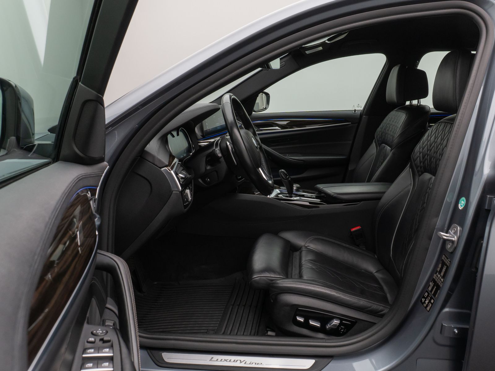 Fahrzeugabbildung BMW 540i xD Luxury Line Kamera HUD HiFi Komfort AHK