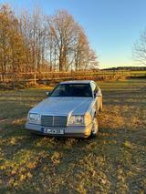 Mercedes-Benz C124 E220 Coupé Sportline - Mercedes-Benz E 220 mit Benzin-Antrieb: Sportwagen, Automatik