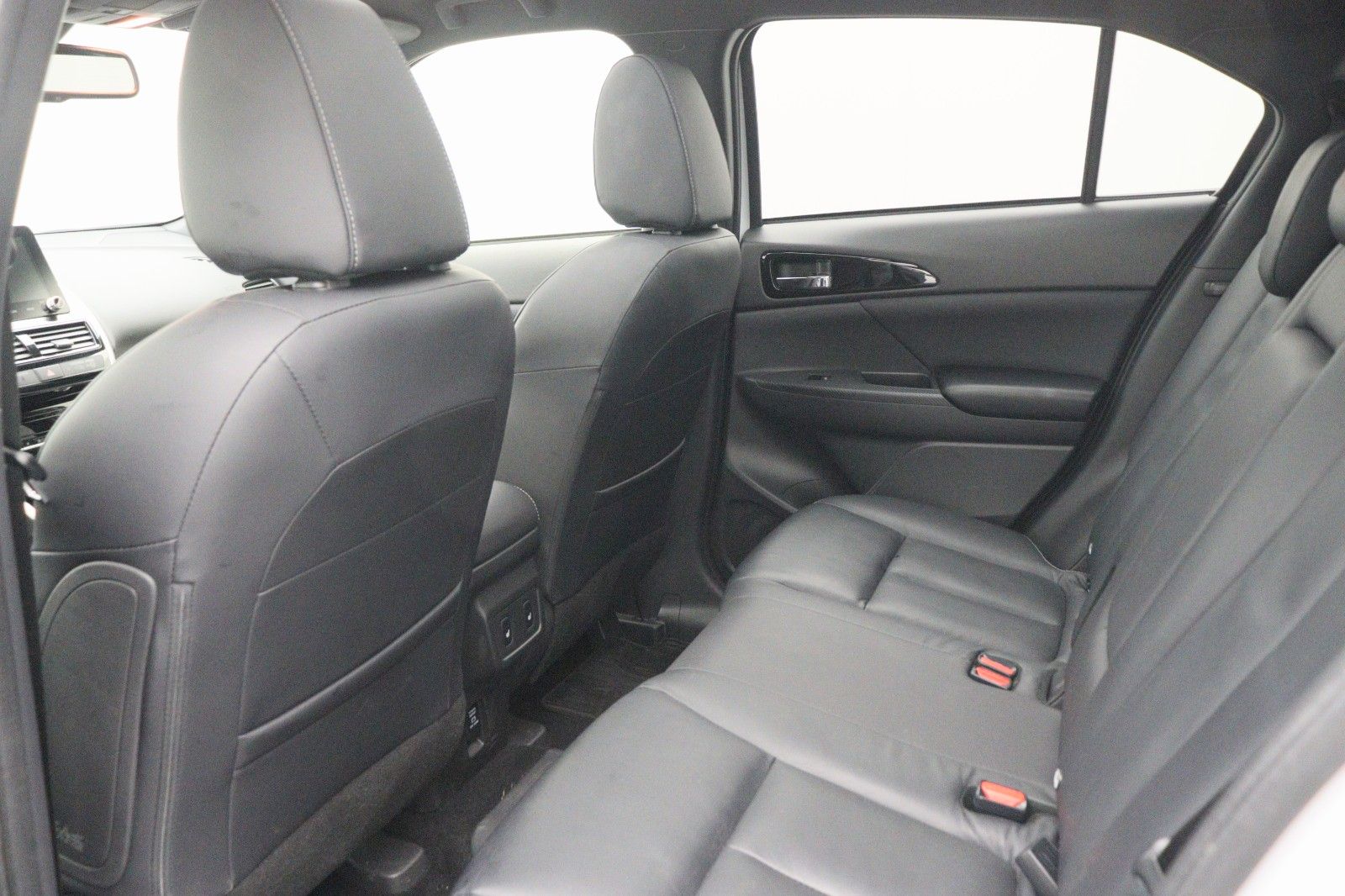 Fahrzeugabbildung Mitsubishi Eclipse Cross Plug-In Hybrid Top 4WD