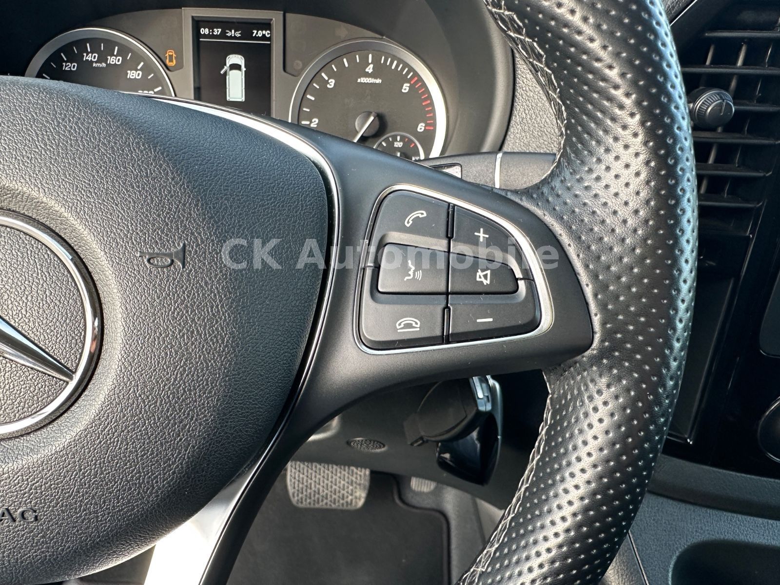 Fahrzeugabbildung Mercedes-Benz Vito 124 Mixto 4x4 lang/5Sitze/Navi/LED/Kam./AHK