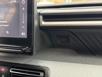 Citroën C3 1.2 110 MAX Kam.+LED+Navi+SHZ+Alcant.+PDC+AUT