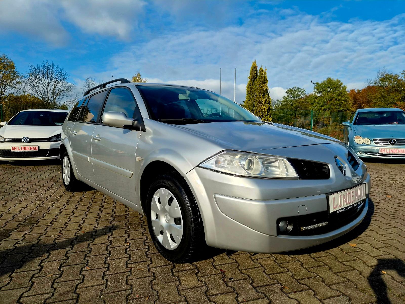 Renault Megane 2008 — rear view