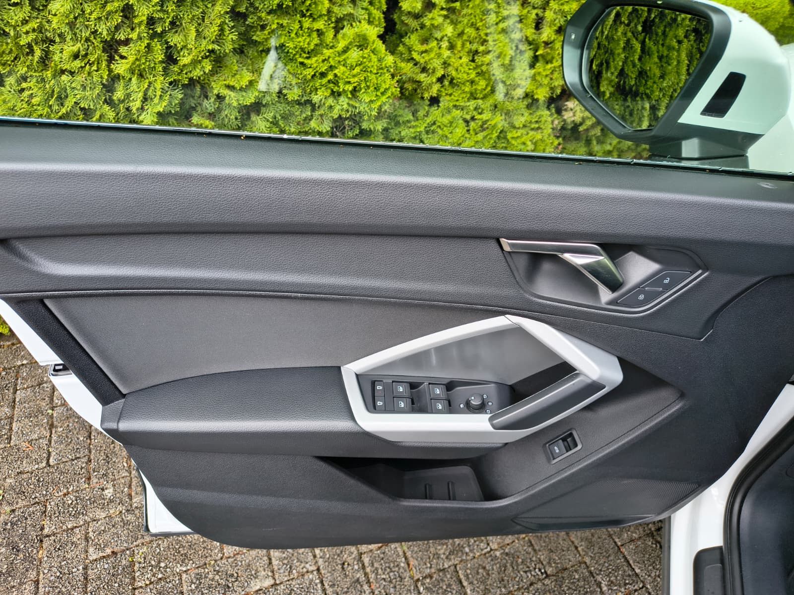 Fahrzeugabbildung Audi Q3 Sportback 35 TDI S-tronic LED+MMI+AHK+SHZ+DSP