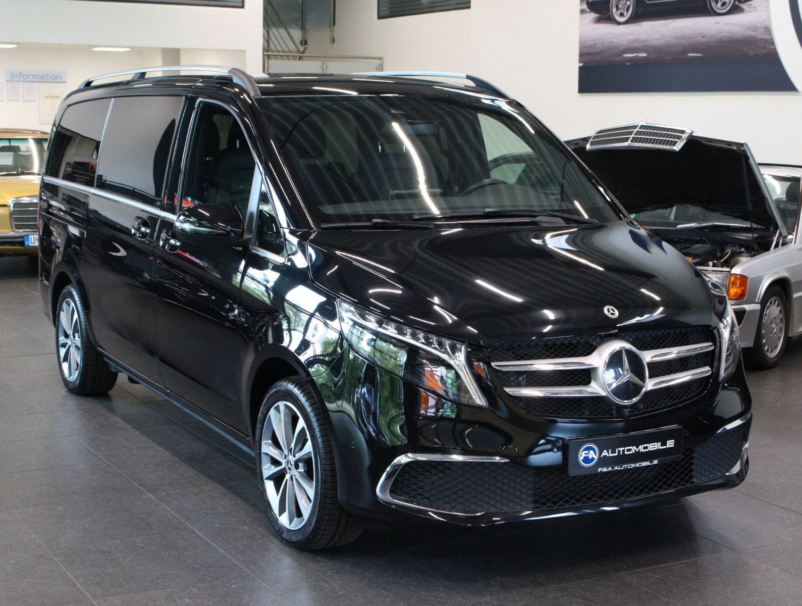 Fahrzeugabbildung Mercedes-Benz V 300d Exclusive Edition Lang 4Matic