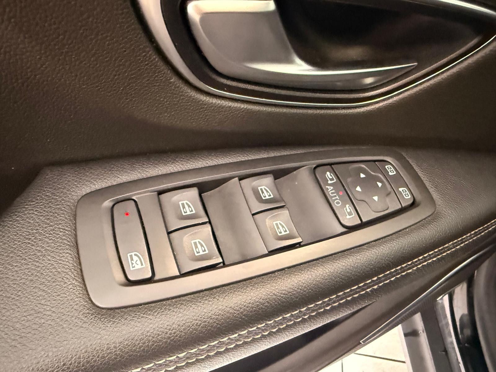 Fahrzeugabbildung Renault Scenic ENERGY dCi 160 EDC Bose Edition/ 7.SITZER