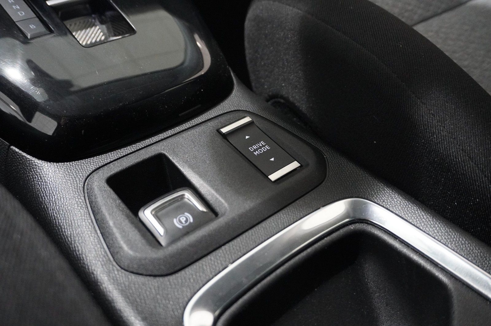 Fahrzeugabbildung Opel Corsa-e F FACELIFT 3-PHASIG NAVI/LED/DAB/11KW/SH