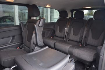 Mercedes V 220 - 6