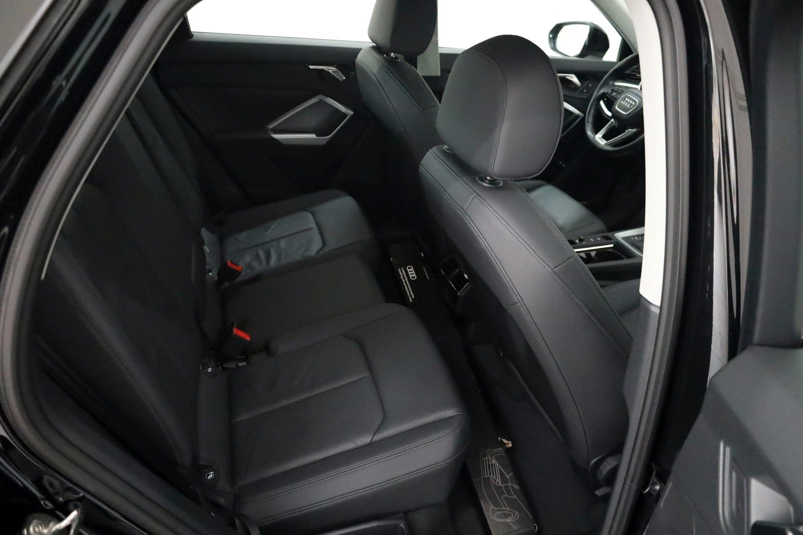 Fahrzeugabbildung Audi Q3 Sportback 45 TFSI e,Leder,Navi,LED,SH,Kamera