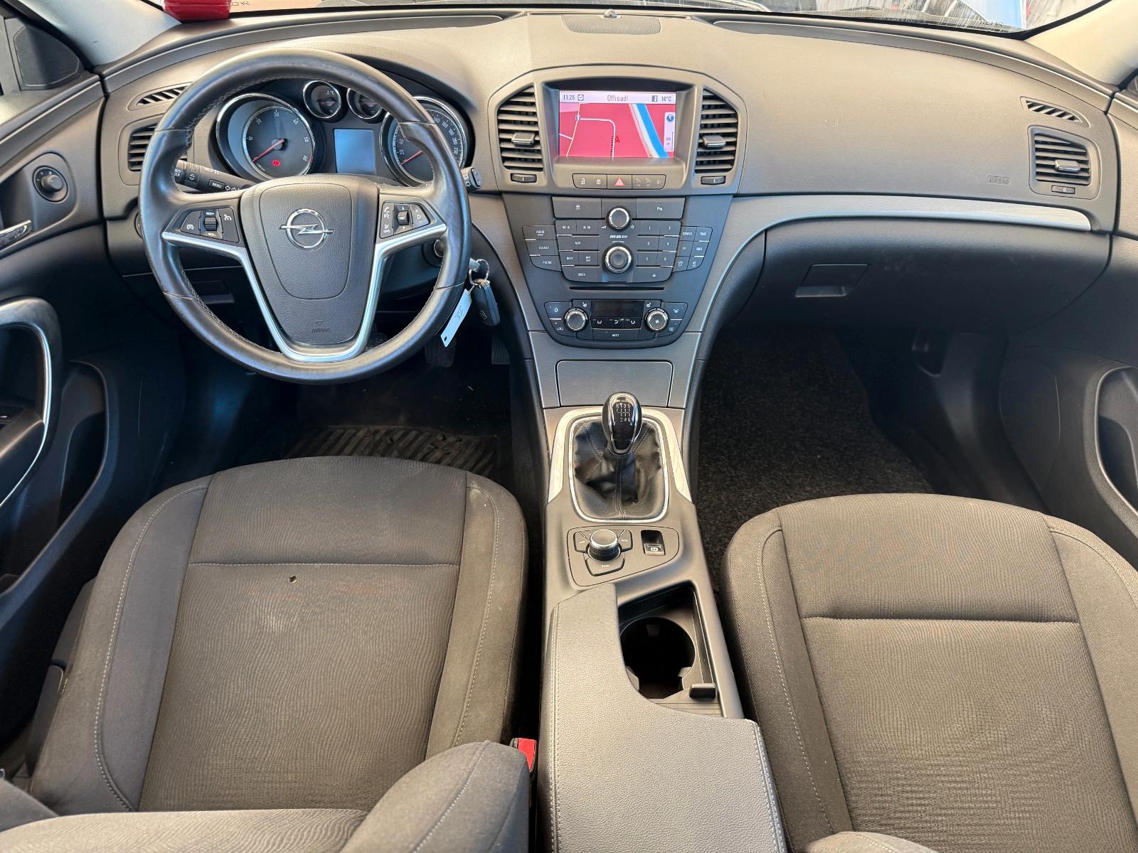 Opel Insignia 2011 — photo 9