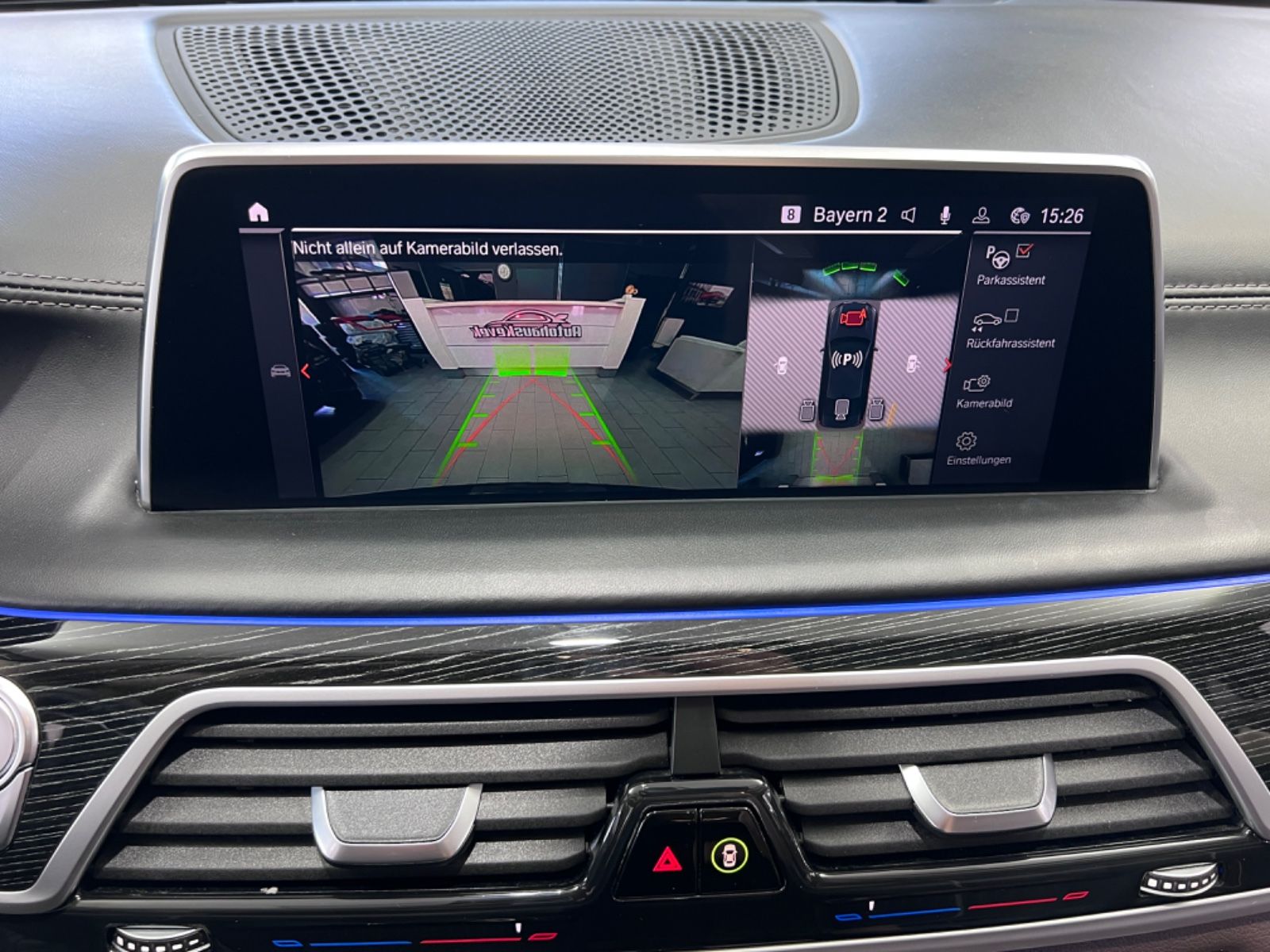 Fahrzeugabbildung BMW 750 d xDrive*LASER*TV*AHK*REMOTE-PARK*KAMERA*ACC