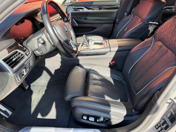 BMW 750 - 9