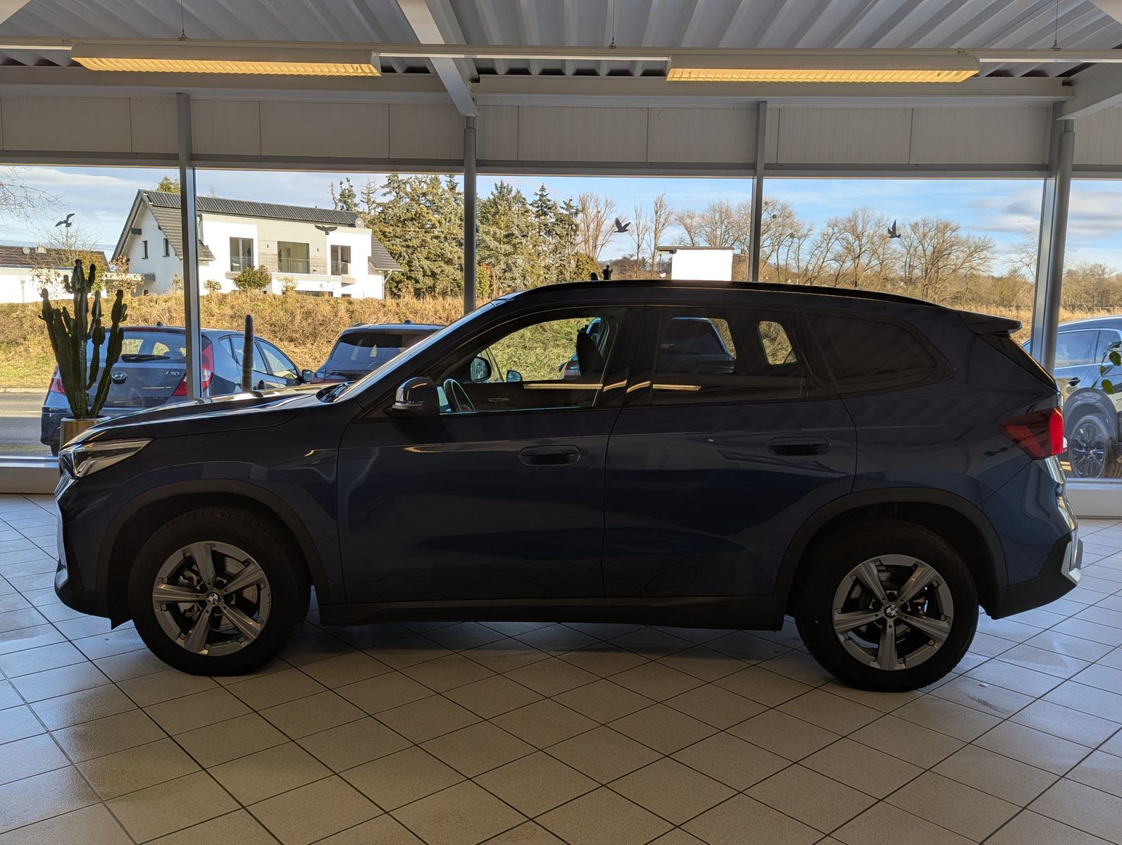 BMW X1 18 i Travel-Paket Pano Kamera AHK - Image 4