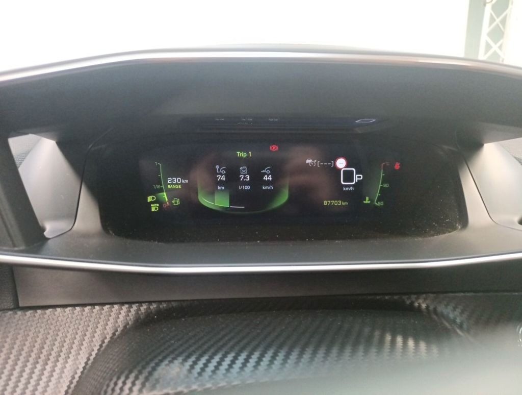 Fahrzeugabbildung Peugeot 208 1.2T GT LED/NAVI/SHZ/PANO/HEAD/CAM/PDC/17"