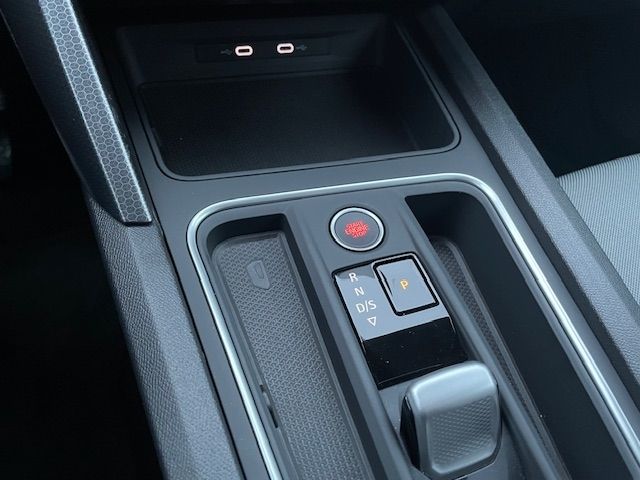 Leon Sportstourer 2.0 TDI DSG Style Navi Digital