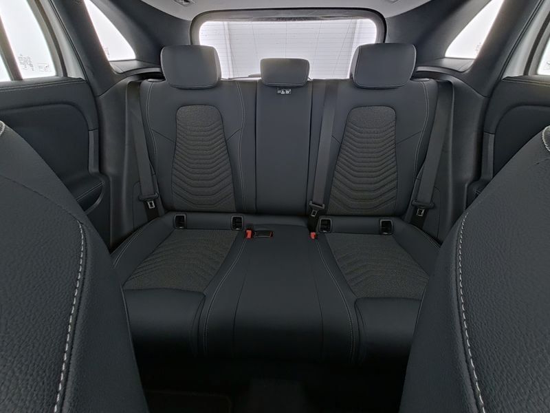 Fahrzeugabbildung Mercedes-Benz GLA 200 Progressive*Pano*Distro*Totwink*LED*Kam*