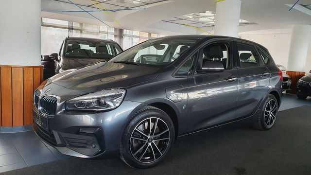 BMW 225xeActiveTourer/8xAlu/HiFi/Navi/Sportsitz/Temp