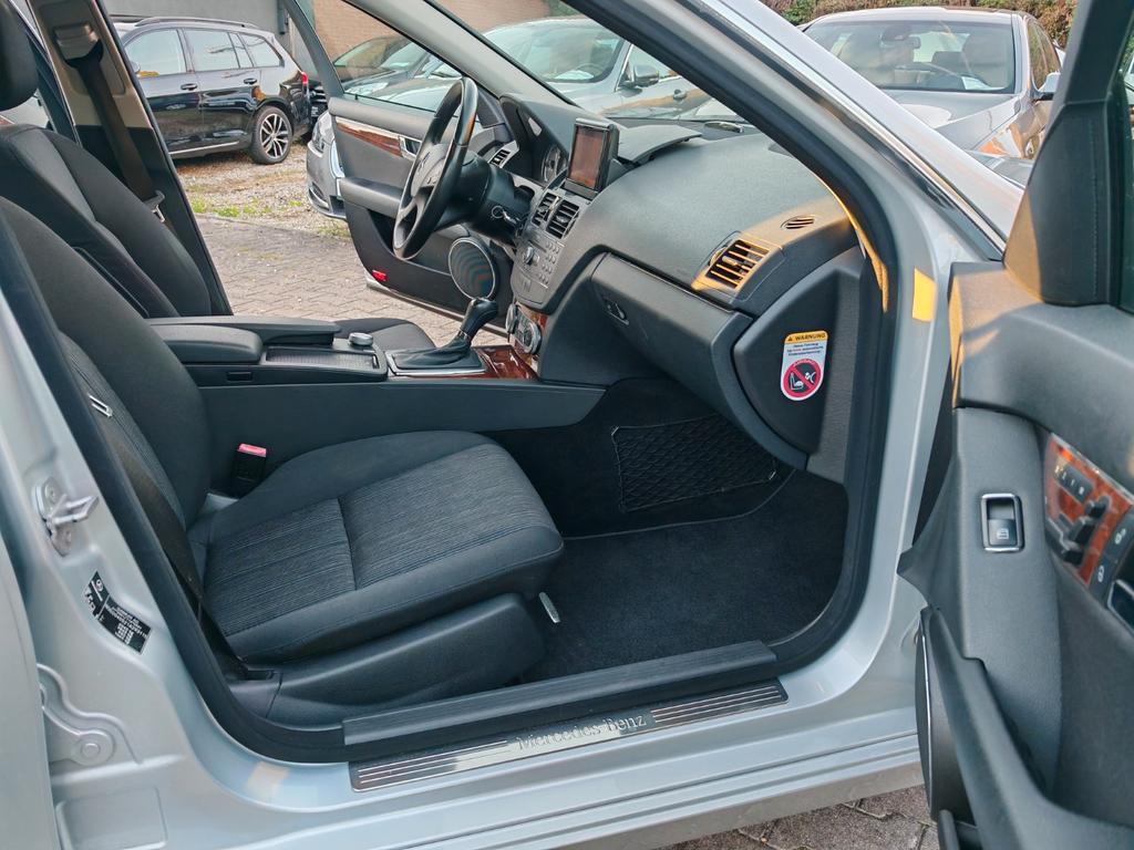 Mercedes-Benz C 230