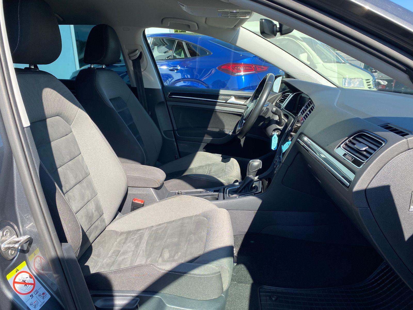 Fahrzeugabbildung Volkswagen Golf VII Variant Highline TSI DSG ACC LED Kamera