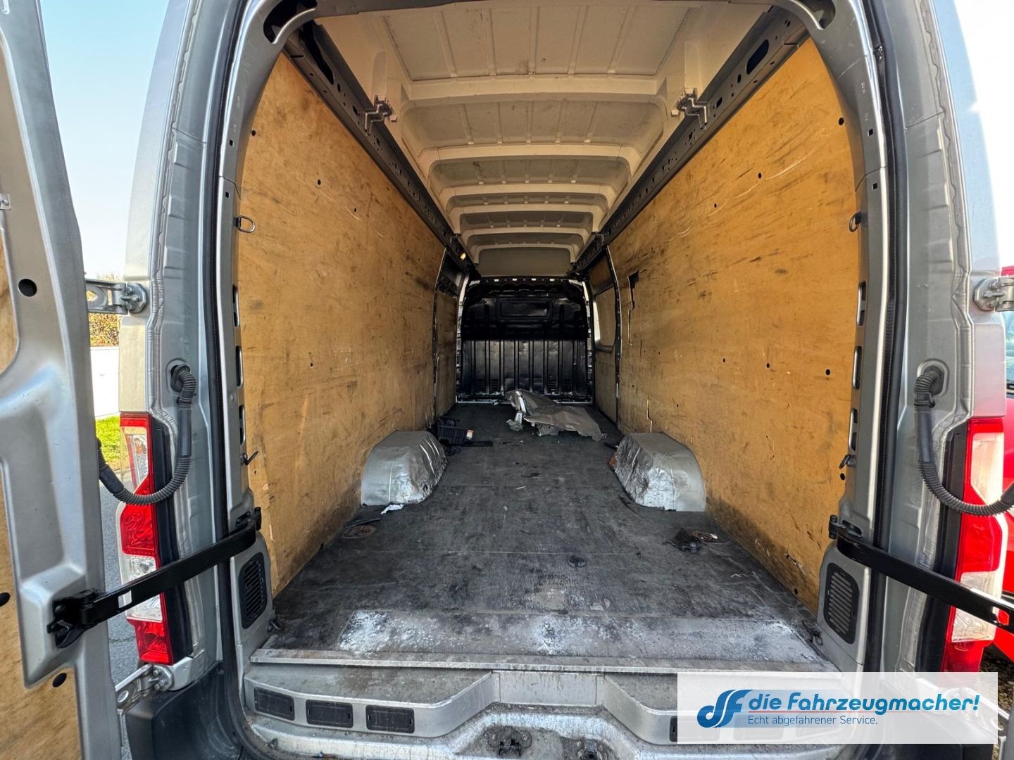 Fahrzeugabbildung Renault Master III Kasten L4H3 GKa 4,5t *UNFALLSCHADEN *