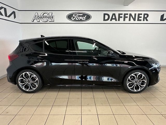 Fahrzeugabbildung Ford Focus ST-Line X B&O 18'' LED ACC Kamera Ergo NEU