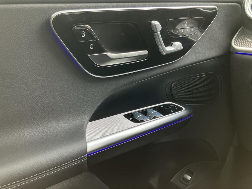 Fahrzeugabbildung Mercedes-Benz GLC 300 d 4MATIC AMG Line DIGITAL LIGHT*360Grad