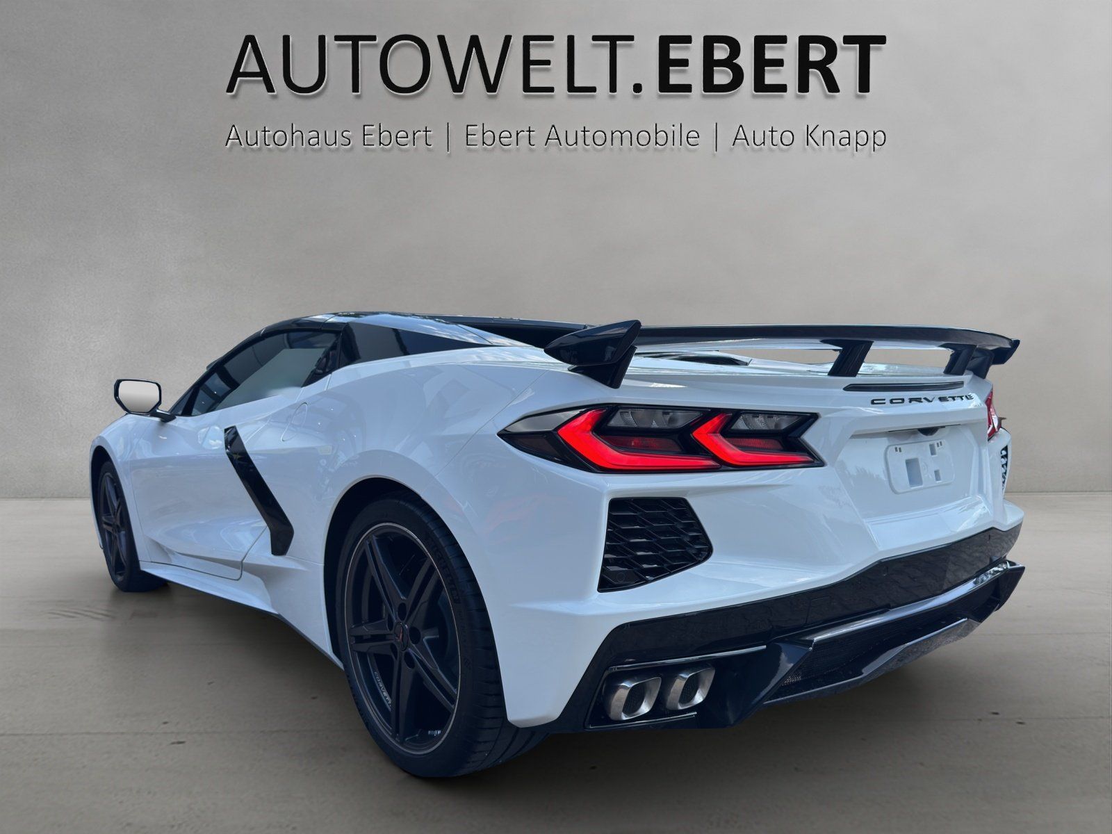 Fahrzeugabbildung Corvette C8 Cabrio 3LT MY2026 ARCTIC-WHITE/DARK-ATMOSPHER