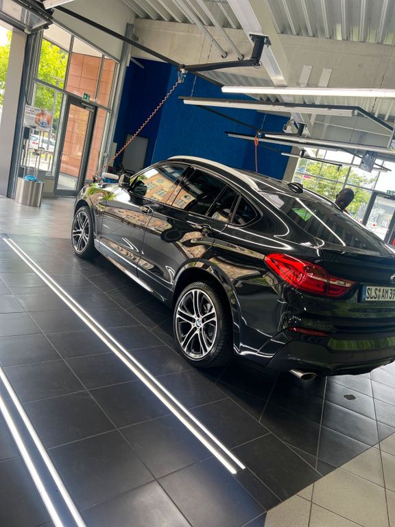 Image of BMW X4 M